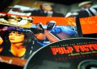 Zemřel Blackie Onassis, bubeník kapely Urge Overkill. Jejich remake Girl, You'll Be a Woman Soon z Pulp Fiction je nesmrtelným hitem