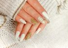Trendy v manikúře na zimu 2023/2024. Hitem jsou třpytky, geometrické obrazce i zvířecí vzory