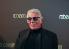 Zemřel slavný italský módní návrhář Roberto Cavalli. Spolupracoval s Beyoncé, Madonnou nebo Victorií Beckham