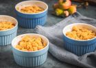 Jablečný crumble z mikrovlnky: Jednoduchý dezert, který zvládnete za 10 minut