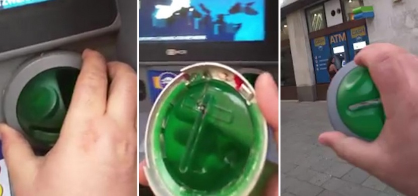 Pokud u bankomatu uvidíte tohle, okamžitě kontaktujte policii. Můžete přijít o všechny své peníze!