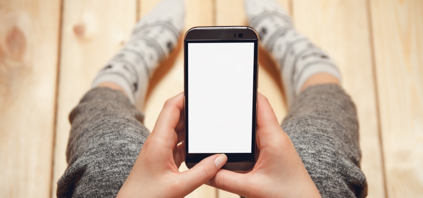 Jak držíte váš mobilní telefon? Vypoví to o vás opravdu mnohé
