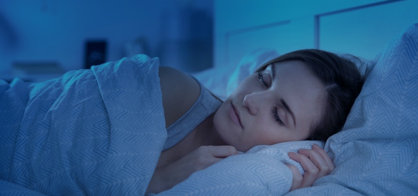 Trápí vás deprese nebo nespavost? Začněte spát pod těžko přikrývkou