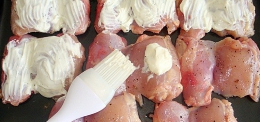 Jednoduché zapečené kuřecí řízky s majonézou