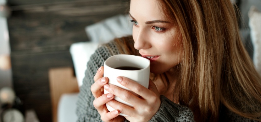Pití kávy s mlékem je evergreenem: Opravdu škodí našemu zdraví?