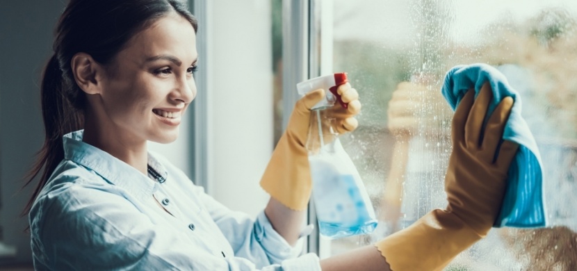 Perfektně lesklá okna bez šmouh: Při mytí oken se řiďte těmito triky