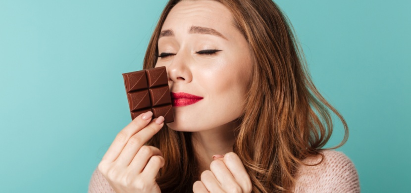 Proč tak zbožňujeme vůni čokolády? Její chemické složení se podobá růžím