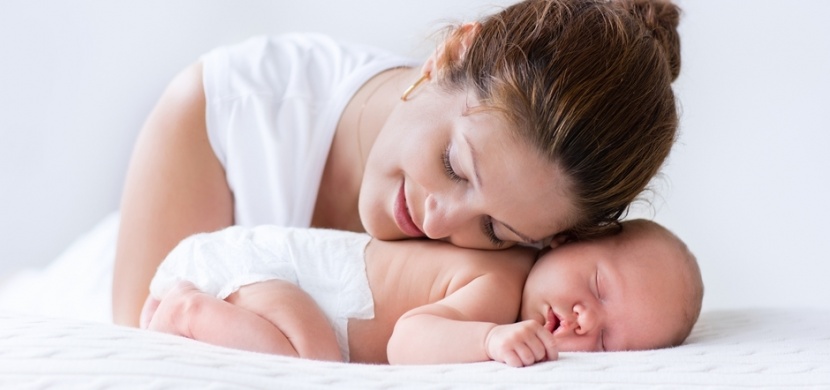 „Návštěvy, nehrňte se hned do porodnice a nechte maminky vydechnout“, apeluje ve svém virálním příspěvku bloggerka Katie Bowman