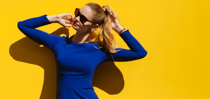 Barvou roku 2020 je podle institutu Pantone klasická modrá: Vévodit bude i světu módy