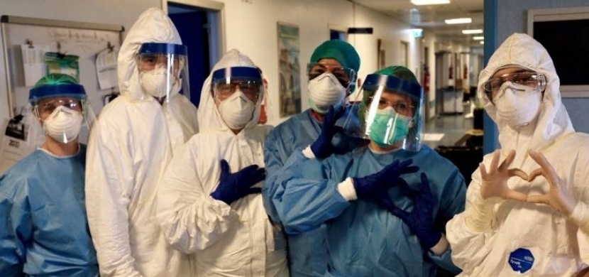 Italští lékaři patří k opravdovým hrdinům. K 26. březnu jich na koronavirus zemřelo už 37