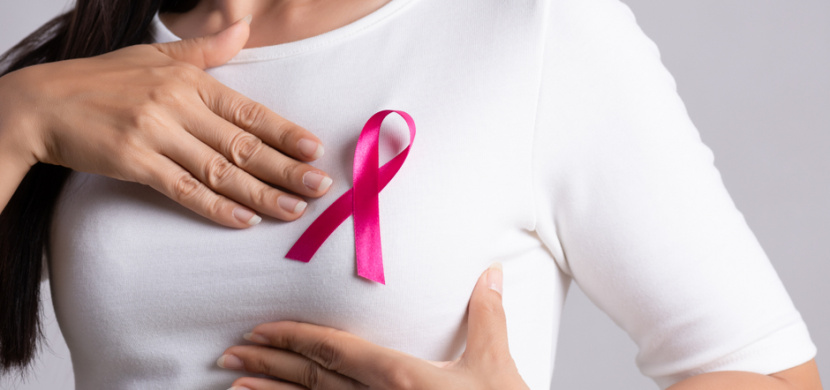 Říjen jako měsíc boje proti rakovině prsu. Nepodceňujte prevenci a naučte se svá prsa správně vyšetřit