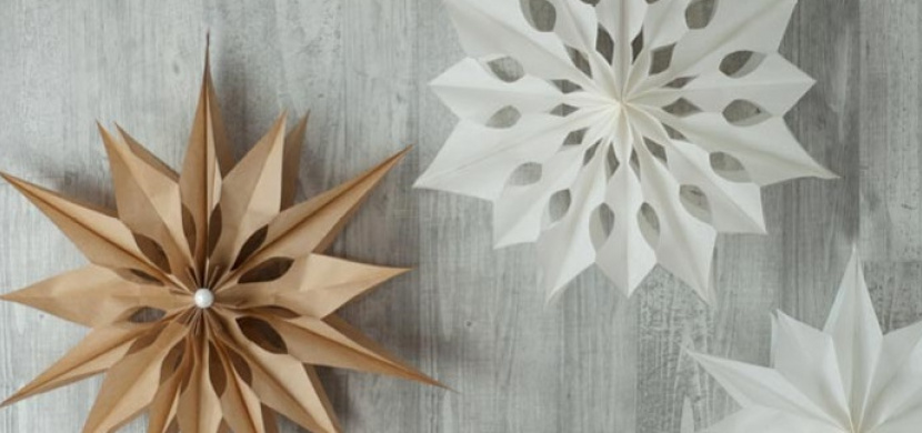Vánoční hvězda z papírových sáčků vyjde na pár korun: Tuto kouzelnou 3D dekoraci vyrobíte během chvilky