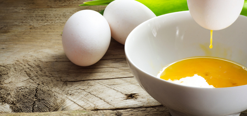 Triky, jak vyfouknout vejce klasicky nebo jednou dírkou