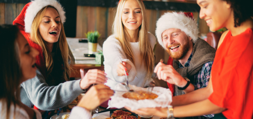 Vánoční přejídání: Jak se mu vyhnout a užít si svátky bez výčitek?