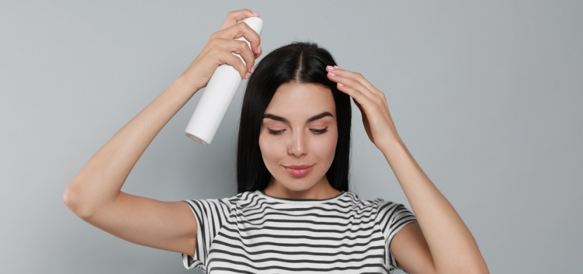 9 tipů, které vám pomohou, abyste si nemuseli mýt vlasy každý den