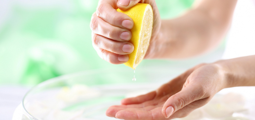 Jak může pomoct citrón v koupelně? Těchto 5 triků ocení každá domácnost