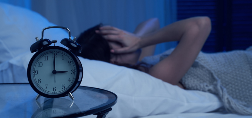 Jste často unavení a máte problémy se spánkem? Těmto chybám byste se měli vyvarovat