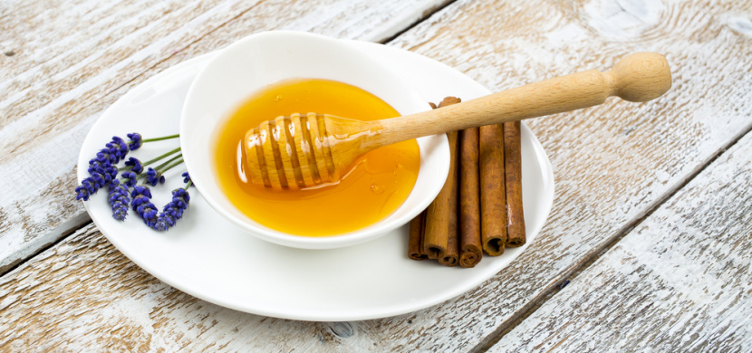 Zázračný nápoj z medu, skořice a vody: Pomáhá při hubnutí a zbaví vás únavy