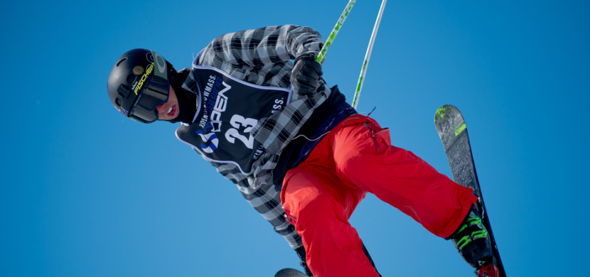 Mistr světa v akrobatickém lyžování Kyle Smaine tragicky zahynul pod lavinou. Bylo mu 31 let