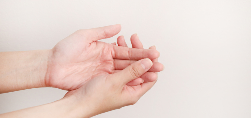 Ruce jako symbol našeho zdraví: 7 příznaků, které by nás měly varovat