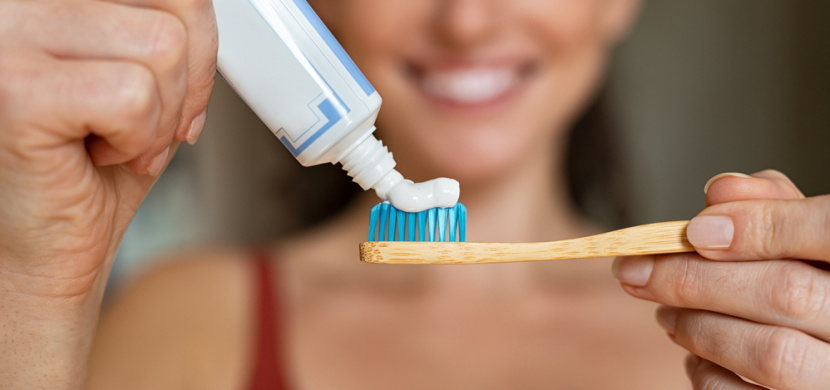 5 stylů vymačkávání zubní pasty. Co o vás vypovídá ten váš?