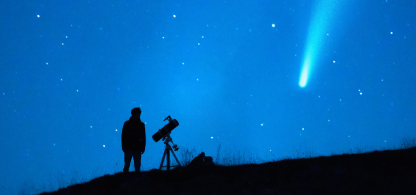 Kometa Nišimura nabízí jedinečnou podívanou. Nad Českem se objeví za dalších 489 let