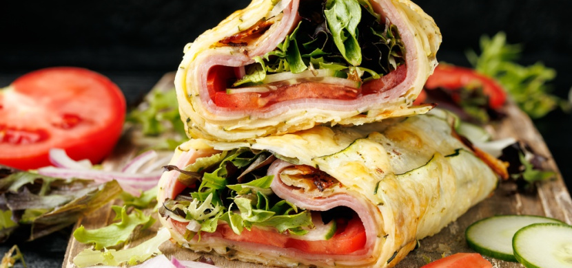 Recept na virální cuketový wrap ovládl sociální sítě. Stačí pár surovin a za 20 minut máte lehký oběd