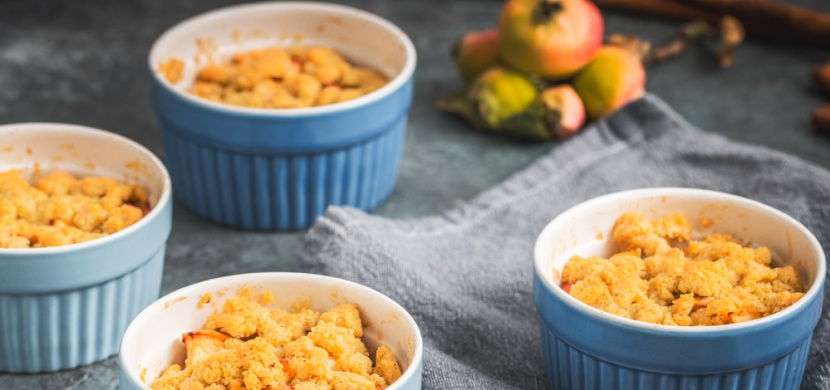 Jablečný crumble z mikrovlnky: Jednoduchý dezert, který zvládnete za 10 minut